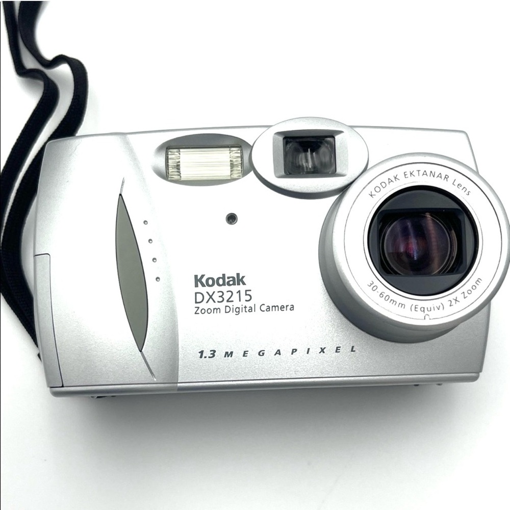 Kodak Silver Digital Camera DX3215 with Black Bag - Picture 3 of 6